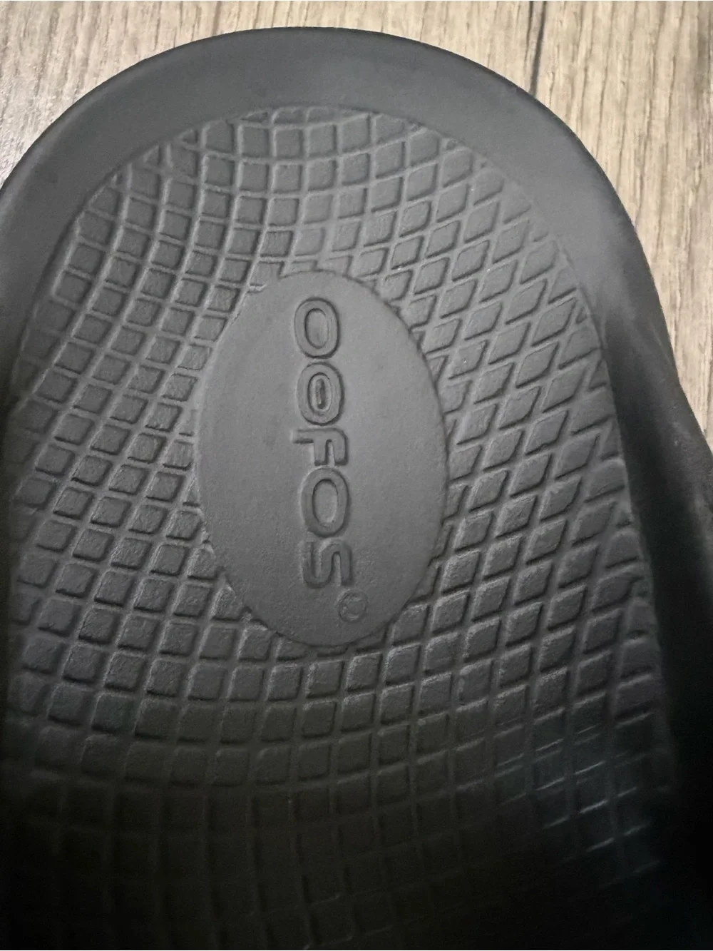 OOFOS Black Thong Recovery Sandals